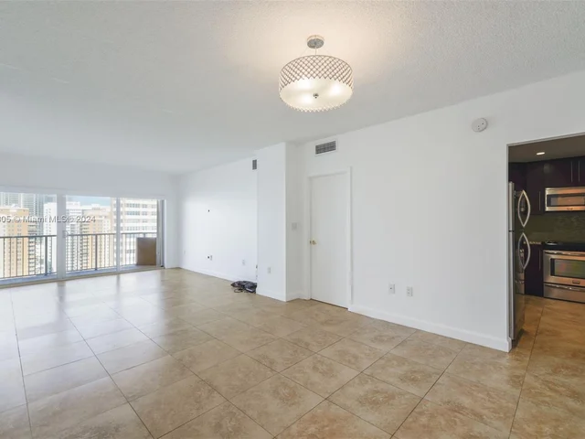 1980 S Ocean Dr # 18M, Hallandale Beach FL 33009