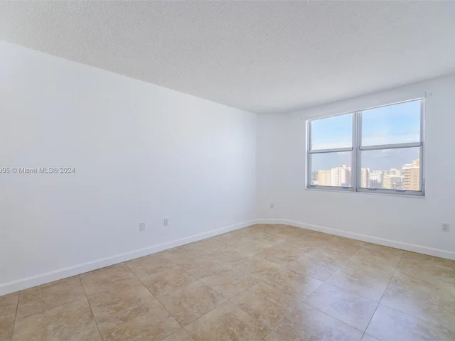 1980 S Ocean Dr # 18M, Hallandale Beach FL 33009