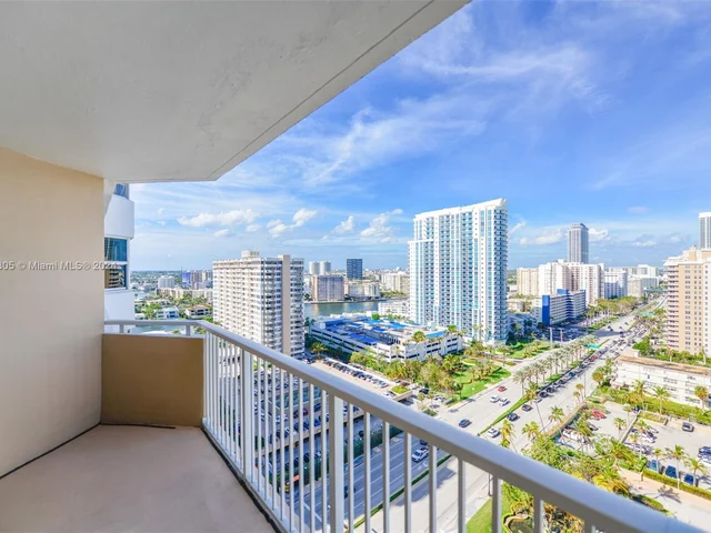 1980 S Ocean Dr # 18M, Hallandale Beach FL 33009