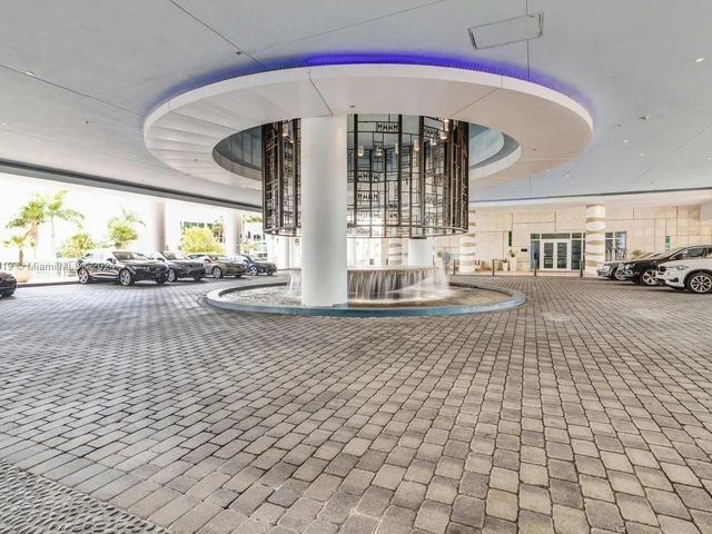 6801 Collins Ave, Miami Beach FL 33141