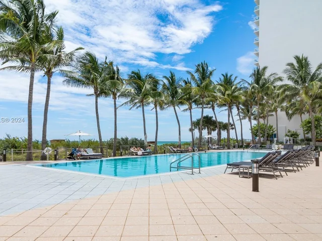 6801 Collins Ave, Miami Beach FL 33141