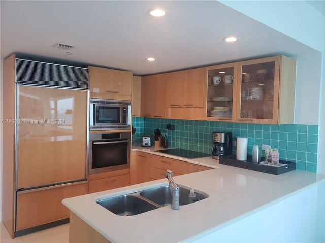 6801 Collins Ave, Miami Beach FL 33141