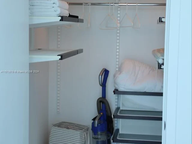 6801 Collins Ave, Miami Beach FL 33141