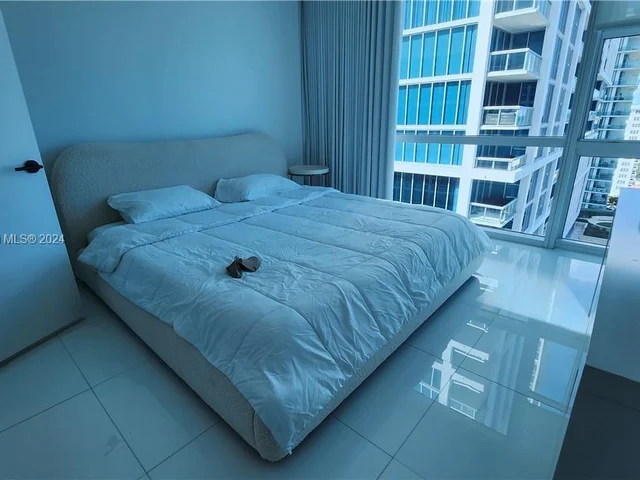 6801 Collins Ave, Miami Beach FL 33141