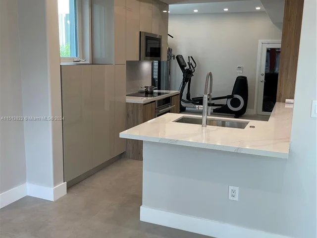 20940 NE 31st Pl # 20940, Aventura FL 33180