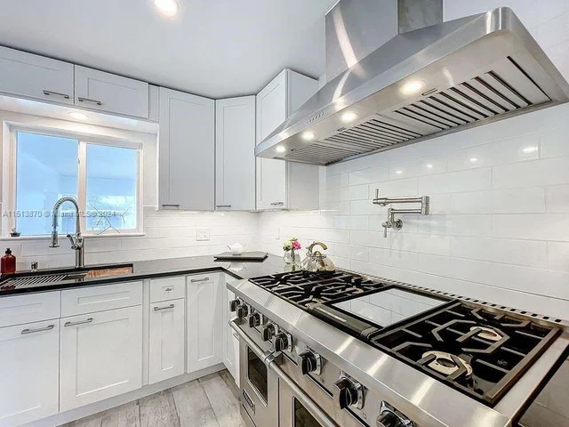 440 SE 2nd Ave # 0, Pompano Beach FL 33060