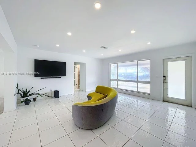 440 SE 2nd Ave # 0, Pompano Beach FL 33060