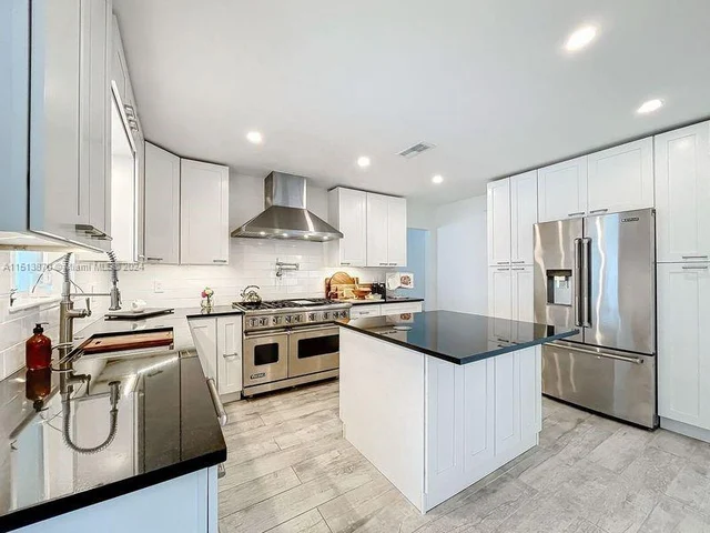 440 SE 2nd Ave # 0, Pompano Beach FL 33060