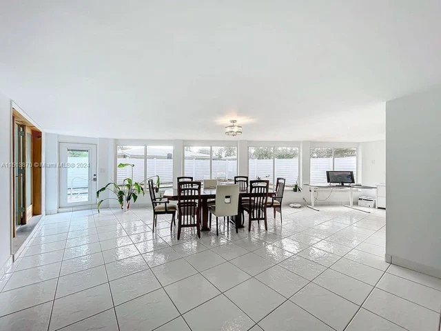 440 SE 2nd Ave # 0, Pompano Beach FL 33060