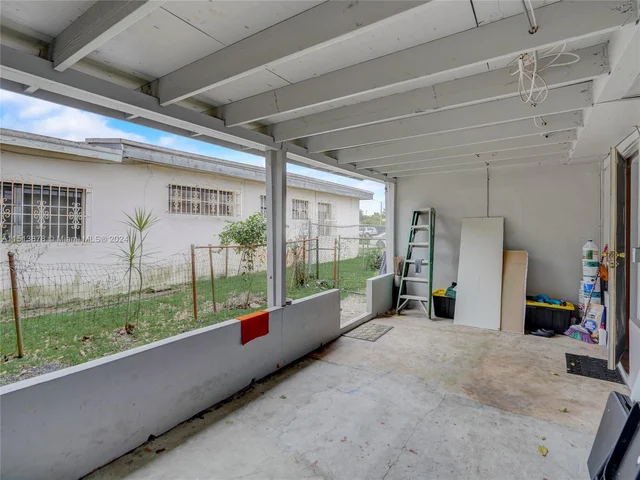 2030 NW 185th Ter, Miami Gardens FL 33056