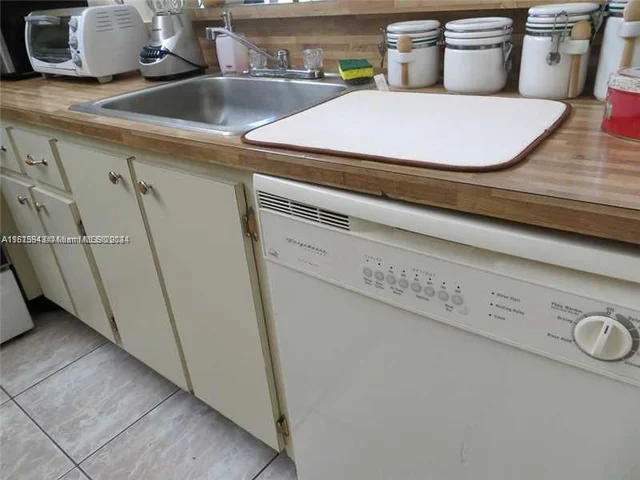 11285 SW 88th St # 205L, Miami FL 33176