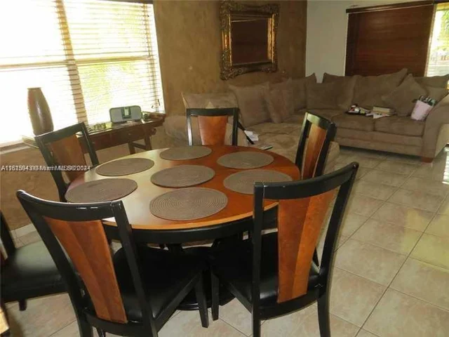 11285 SW 88th St # 205L, Miami FL 33176