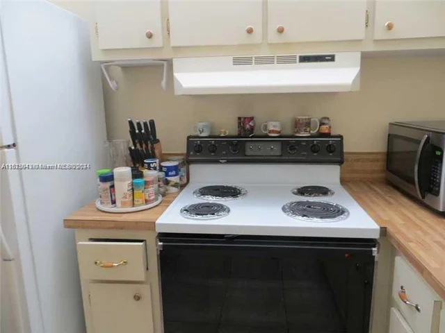 11285 SW 88th St # 205L, Miami FL 33176