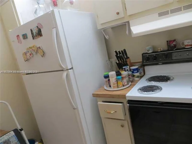 11285 SW 88th St # 205L, Miami FL 33176