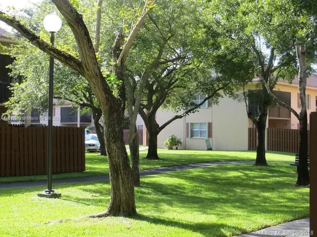 11285 SW 88th St # 205L, Miami FL 33176