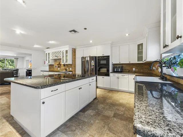 13850 SW 18th Ct, Davie FL 33325