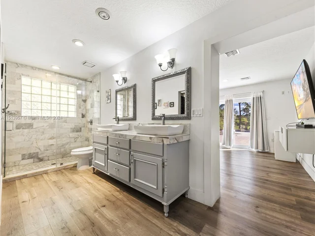 13850 SW 18th Ct, Davie FL 33325