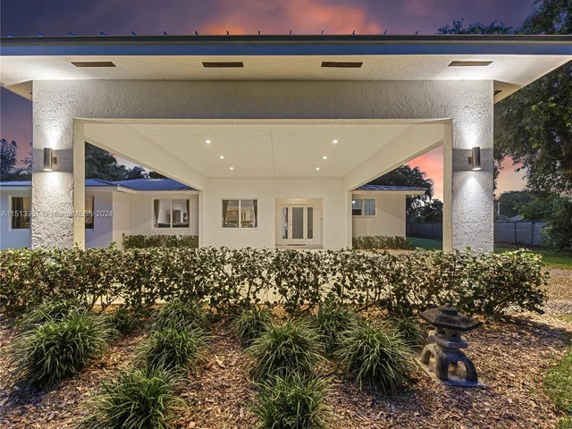 13850 SW 18th Ct, Davie FL 33325