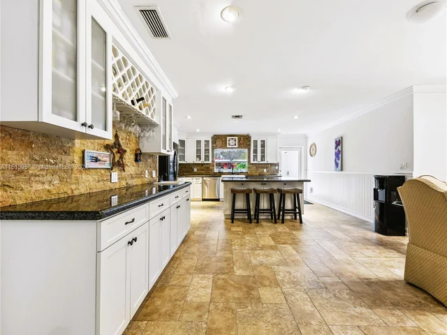 13850 SW 18th Ct, Davie FL 33325