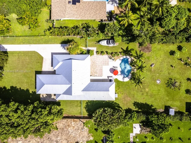 13850 SW 18th Ct, Davie FL 33325