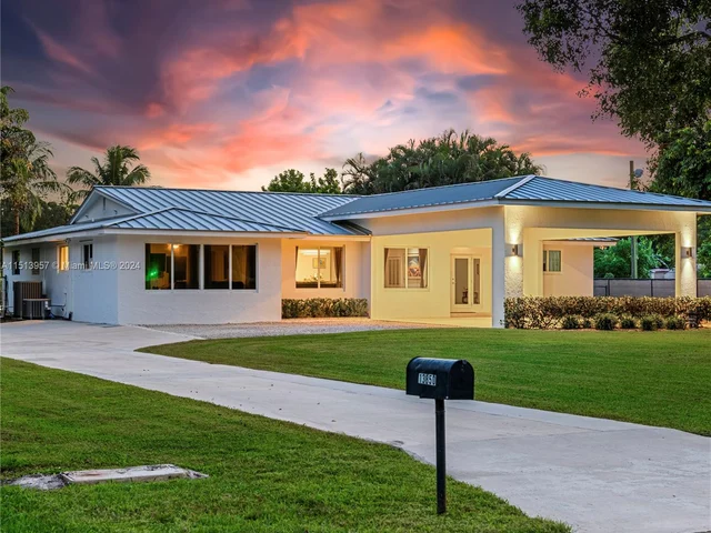 13850 SW 18th Ct, Davie FL 33325