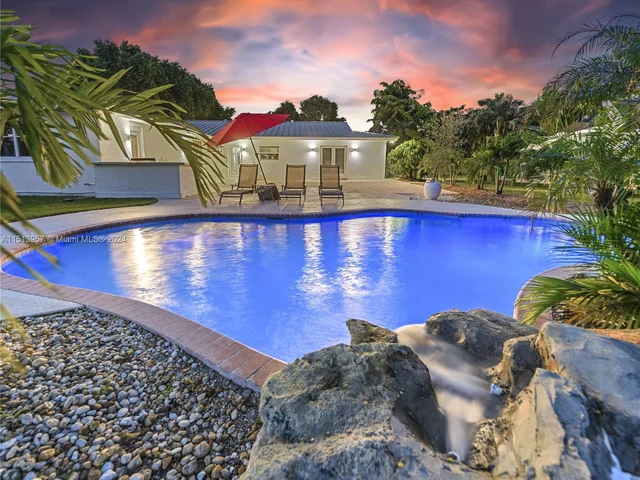 13850 SW 18th Ct, Davie FL 33325