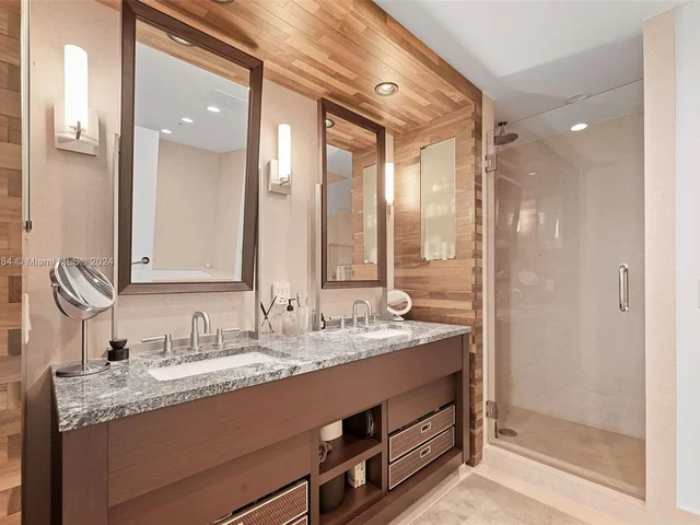 6899 Collins Ave # 1602, Miami Beach FL 33141