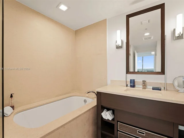 6899 Collins Ave # 1602, Miami Beach FL 33141