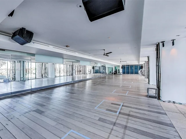 6899 Collins Ave # 1602, Miami Beach FL 33141