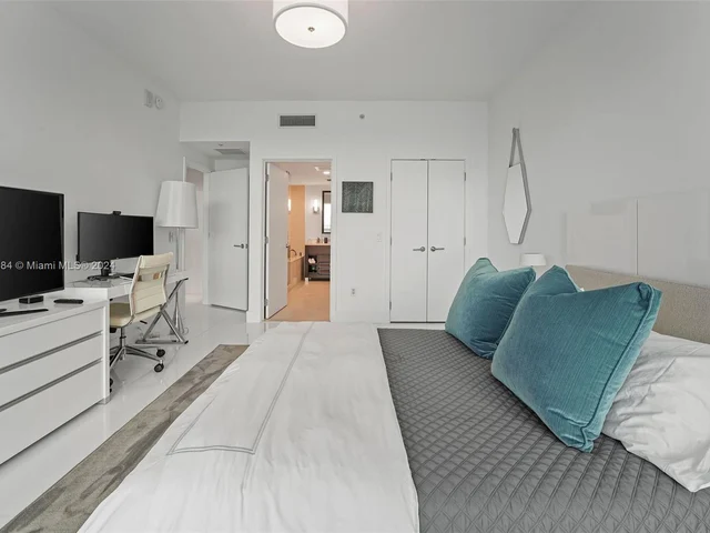 6899 Collins Ave # 1602, Miami Beach FL 33141