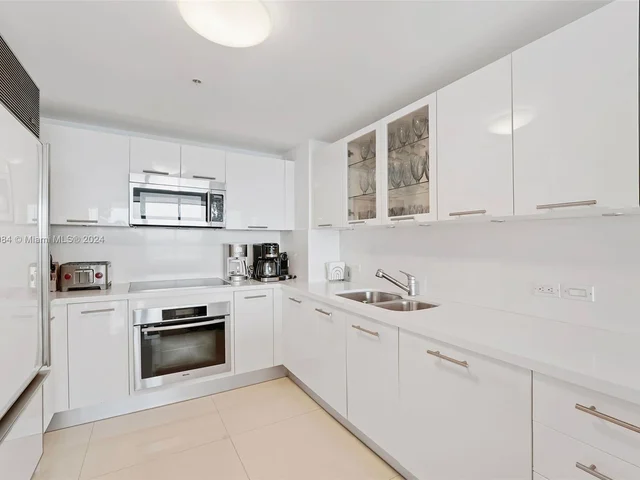 6899 Collins Ave # 1602, Miami Beach FL 33141