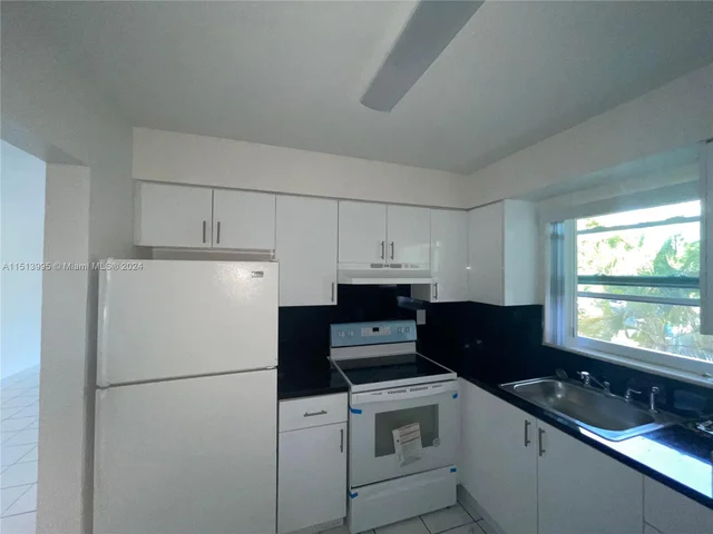 17001 NE 9th Ave # 4B, Miami FL 33162