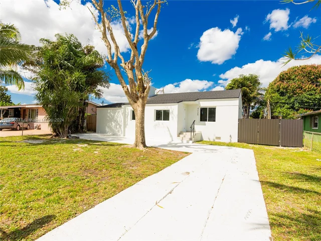 4225 NW 168th Ter, Miami Gardens FL 33055