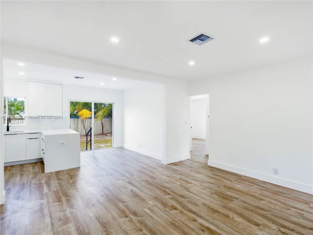 4225 NW 168th Ter, Miami Gardens FL 33055