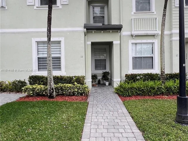 2935 SE 1st Dr # 11, Homestead FL 33033