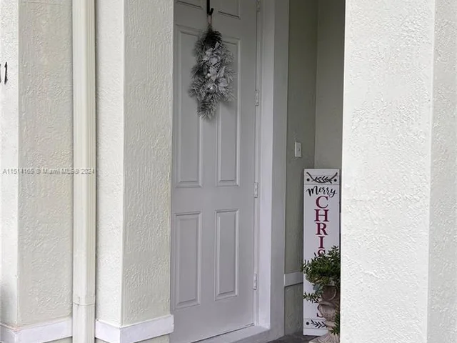 2935 SE 1st Dr # 11, Homestead FL 33033