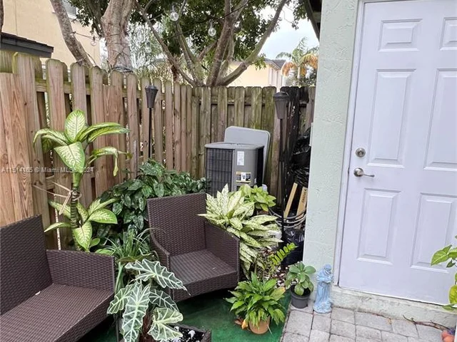 2935 SE 1st Dr # 11, Homestead FL 33033