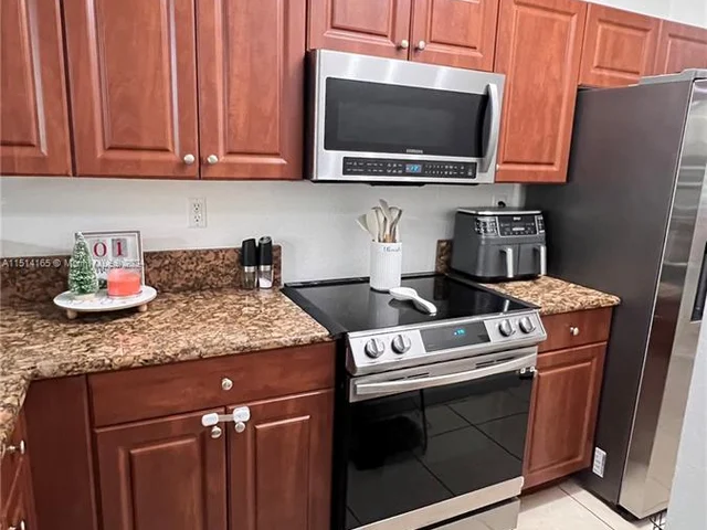 2935 SE 1st Dr # 11, Homestead FL 33033