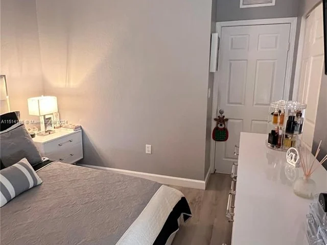 2935 SE 1st Dr # 11, Homestead FL 33033