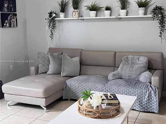 2935 SE 1st Dr # 11, Homestead FL 33033