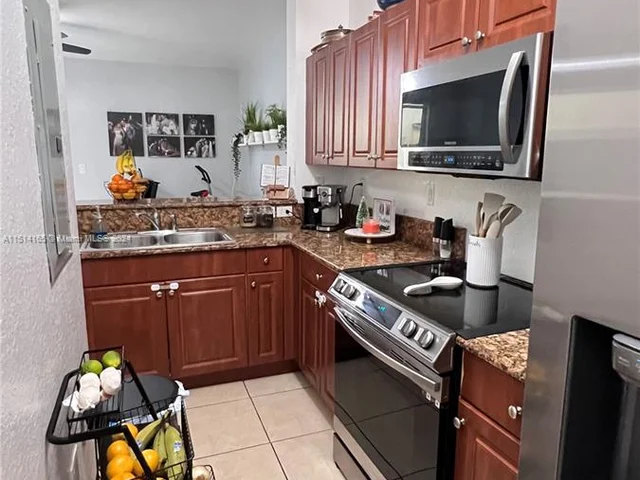 2935 SE 1st Dr # 11, Homestead FL 33033