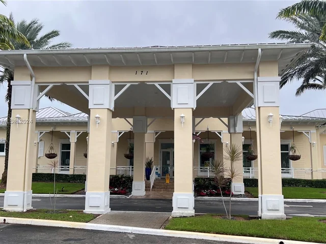 2935 SE 1st Dr # 11, Homestead FL 33033