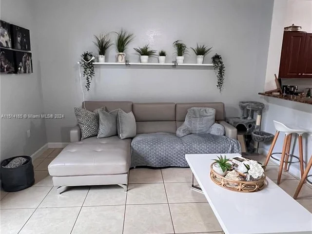 2935 SE 1st Dr # 11, Homestead FL 33033