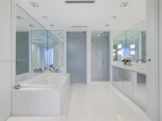 6899 Collins Ave # 2208, Miami Beach FL 33141