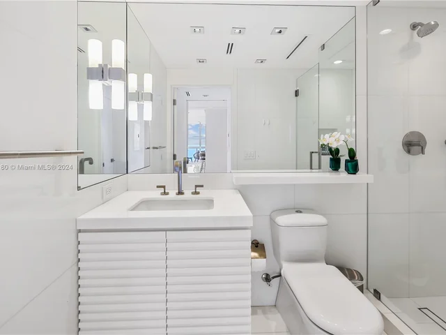 6899 Collins Ave # 2208, Miami Beach FL 33141