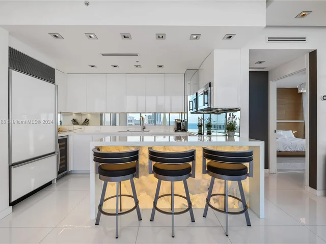 6899 Collins Ave # 2208, Miami Beach FL 33141