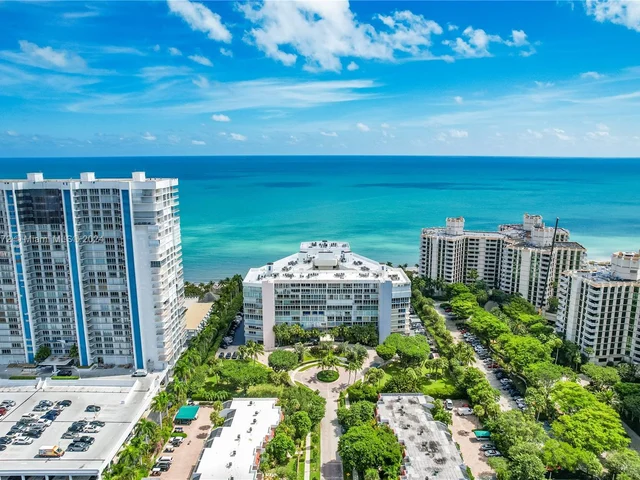 600 Grapetree Dr, Key Biscayne FL 33149