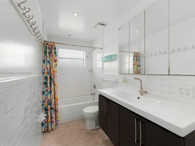 750 Michigan Ave # 303, Miami Beach FL 33139