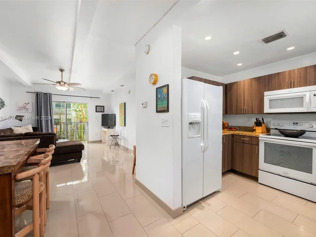 750 Michigan Ave # 303, Miami Beach FL 33139