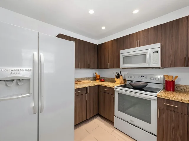 750 Michigan Ave # 303, Miami Beach FL 33139